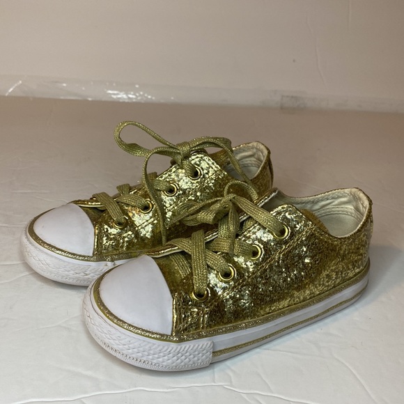 Kids gold converse sneakers size 8 - Picture 3 of 5